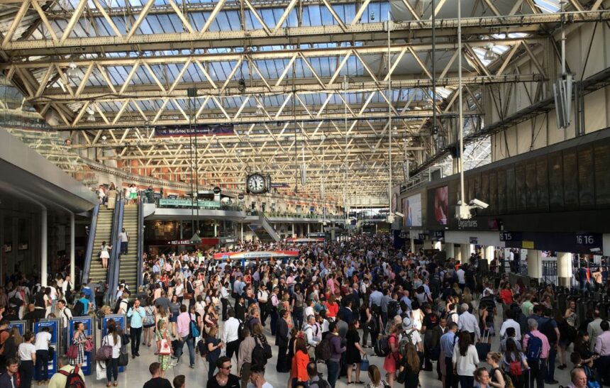 Des caméras alimentées par l&rsquo;IA d&rsquo;Amazon détectent les émotions des passagers des trains au Royaume-Uni – MinuteTech