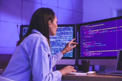 Génération sacrifiée par l&rsquo;IA ? L&rsquo;écart grandissant entre les diplômés et le marché du travail – MinuteTech